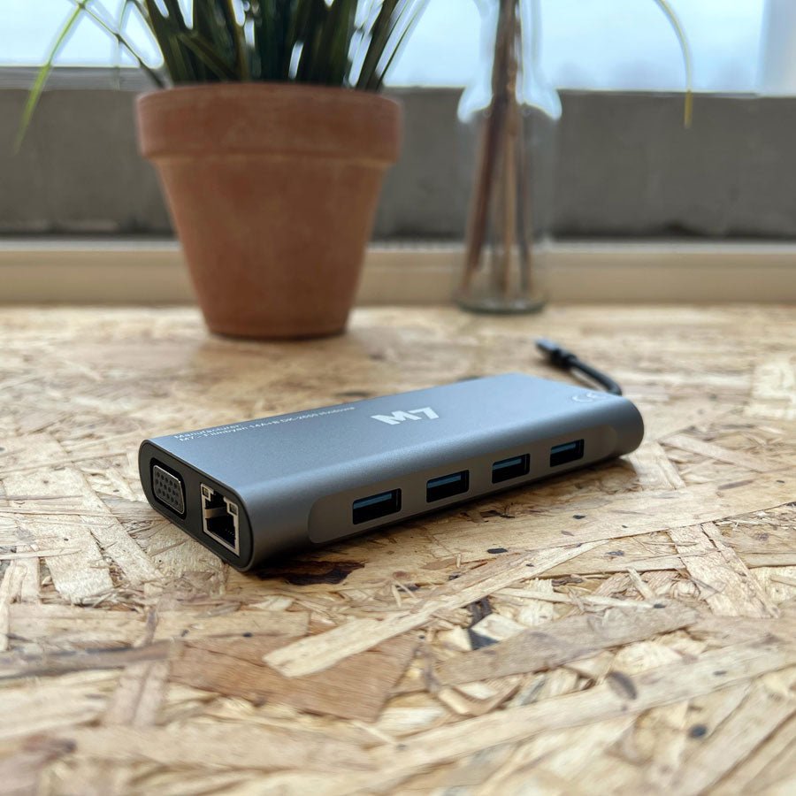 USB-C 11-i-en dock m. HDMI & VGA SD microSD RJ-45 USB3.0 og USB-C M7 - HjemTek